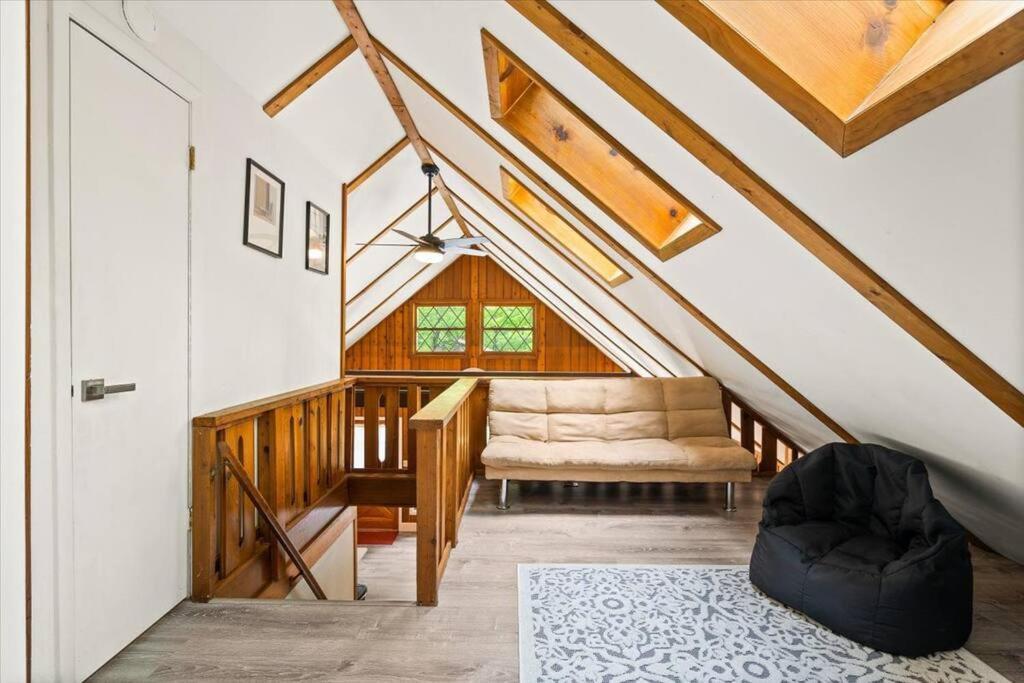 The Gingerbread House: 4 Bedroom Chalet, W/ Sunroom/Deck, Sleeps 12, Modern Amenities McGaheysville Kültér fotó