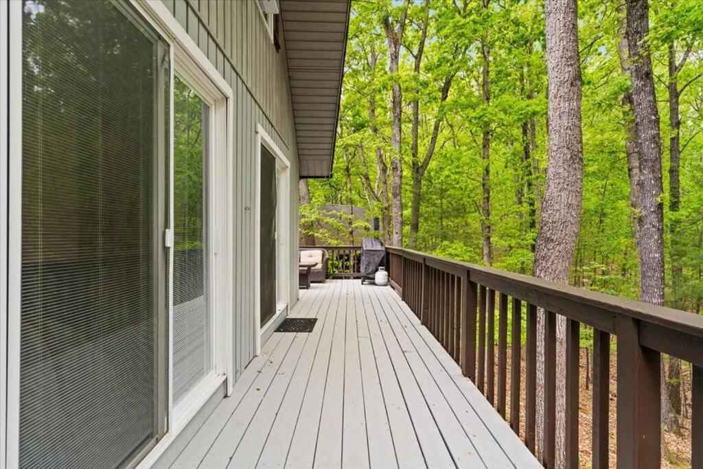 The Gingerbread House: 4 Bedroom Chalet, W/ Sunroom/Deck, Sleeps 12, Modern Amenities McGaheysville Kültér fotó