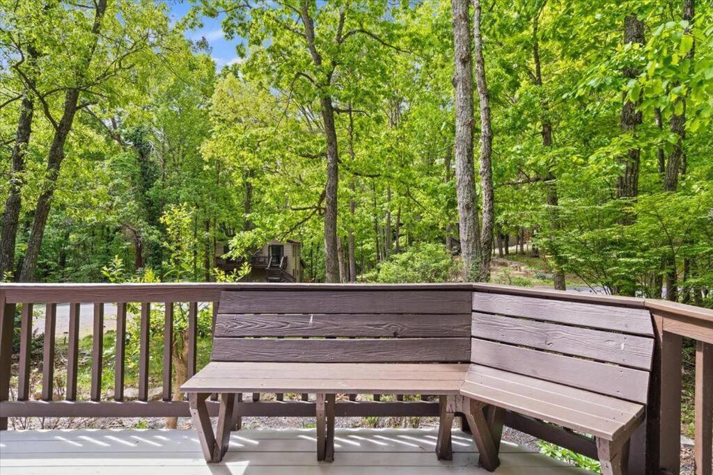 The Gingerbread House: 4 Bedroom Chalet, W/ Sunroom/Deck, Sleeps 12, Modern Amenities McGaheysville Kültér fotó
